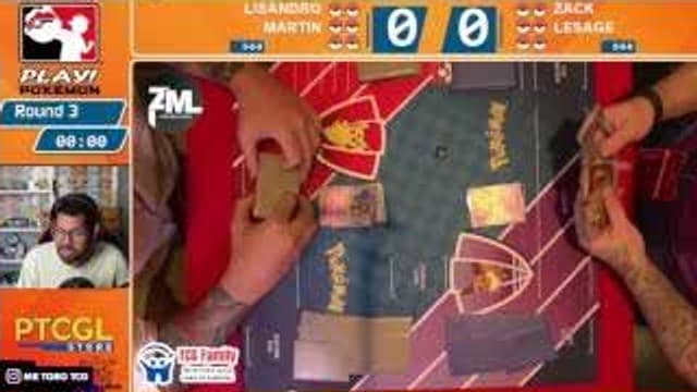Clean match-start frame for Lisandro Martin versus Zach Lesage