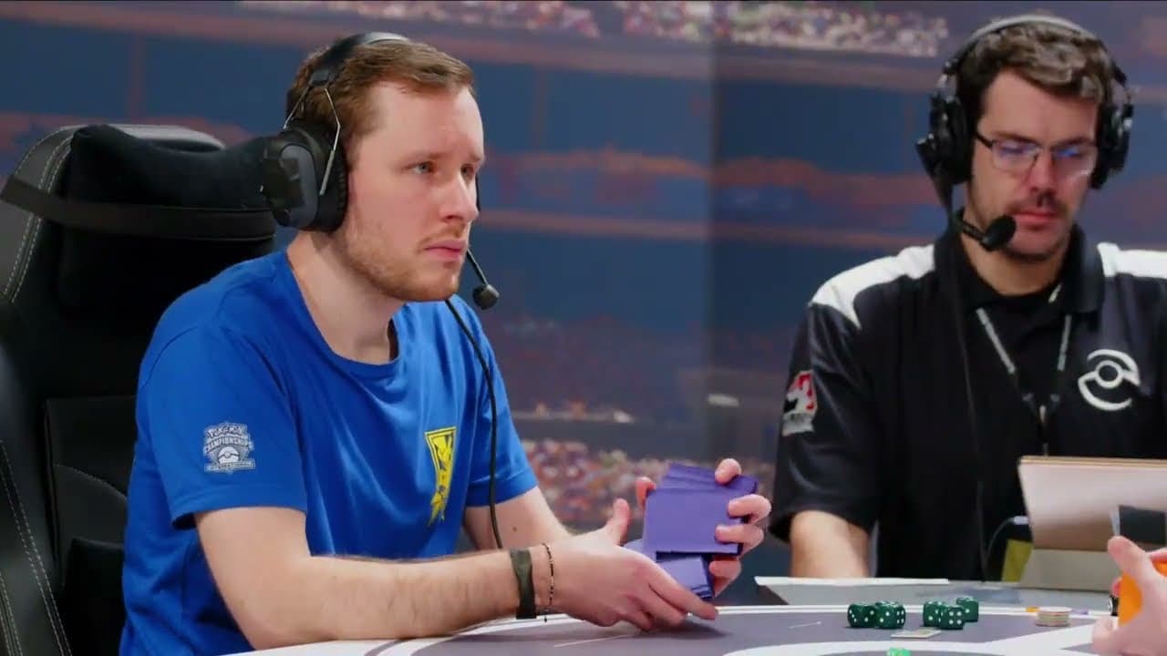 Clean match-start frame for Arthur Vincent versus Aarni Karjala