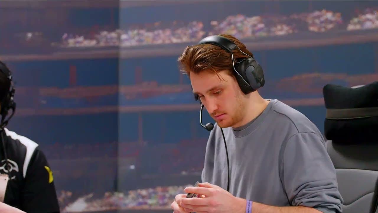 Clean match-start frame for Alex Northey versus Simon Tschan