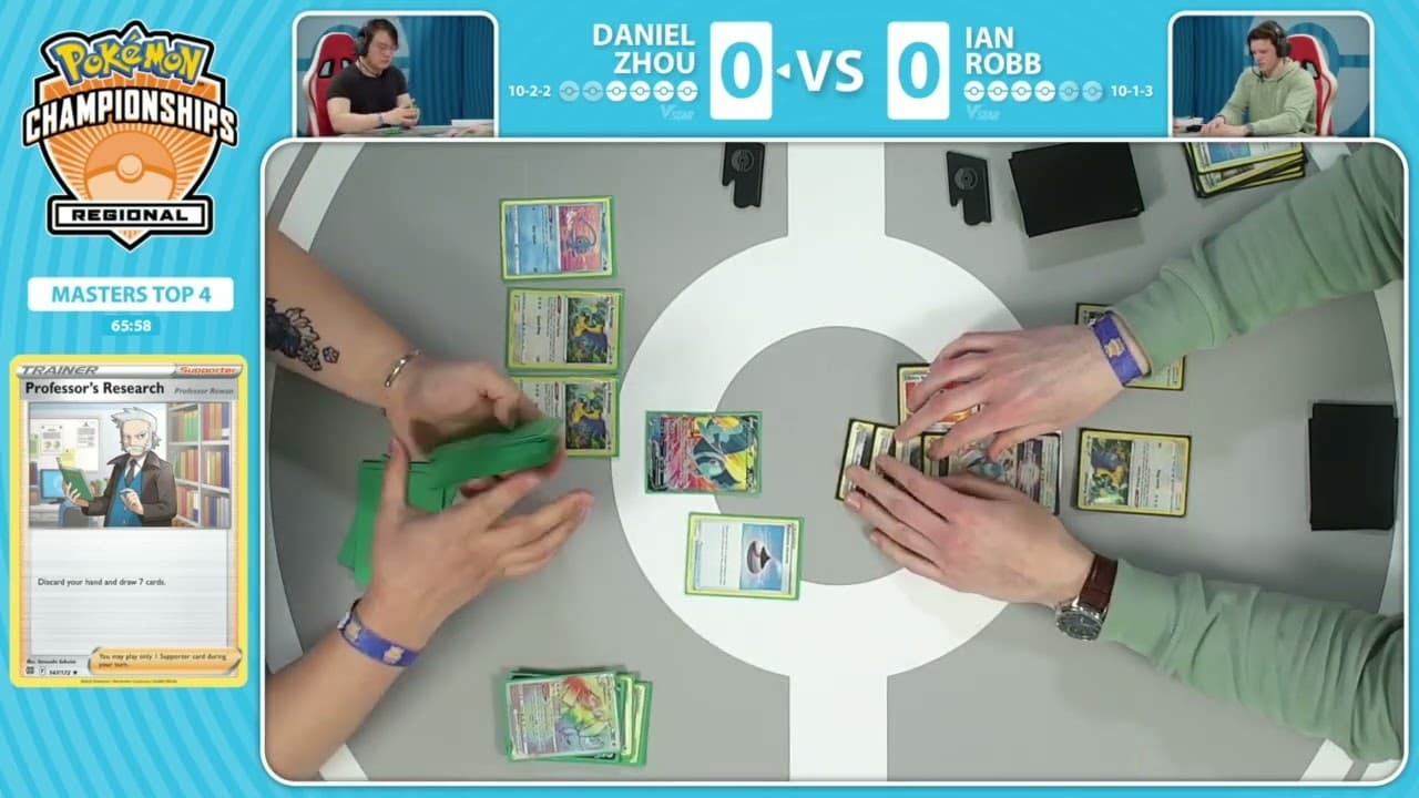 Ian Robb vs Daniel Zhou match-start frame